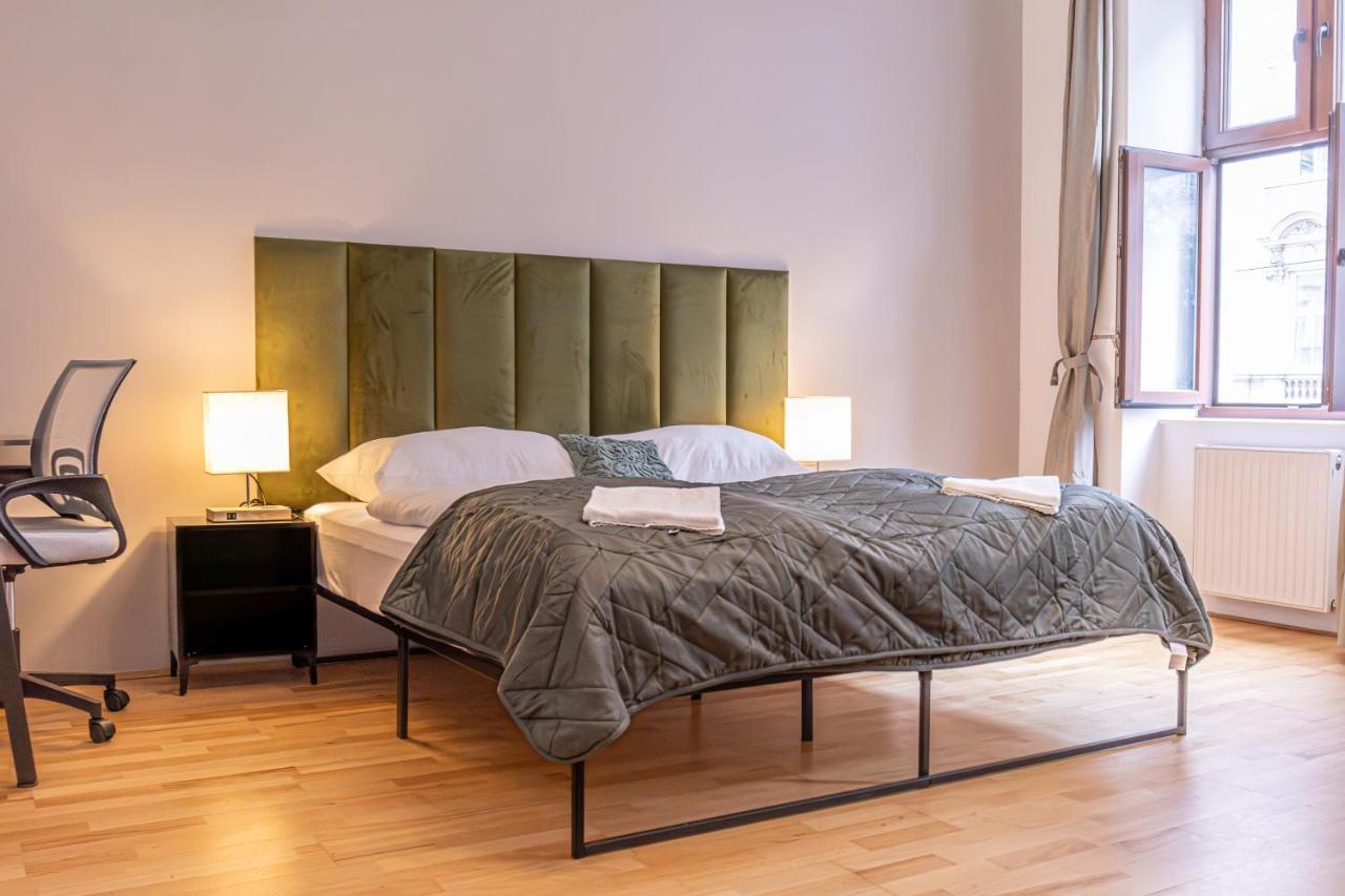 Appartement Stadthalle Oasis: Stylish 3br In