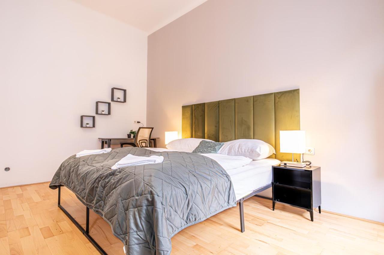 Apartment Stadthalle Oasis: Stylish 3br In
